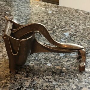 Vintage Wear-Ever aluminum hand press citrus juicer